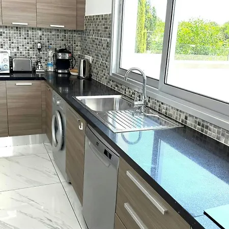 Toocoool - Elite Seaview איה נאפה